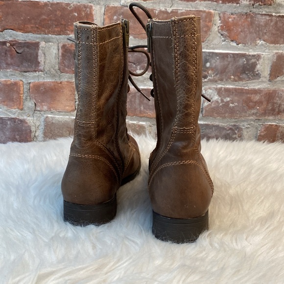 Steve Madden Troopa Leather Moto Boots in Stone, Size 6M - Picture 9 of 17